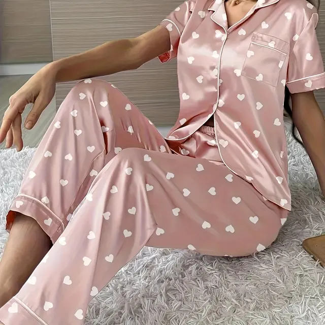 Pyjama à cœurs, haut boutonné et pantalon