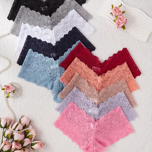 Lot annoncé de dix culottes en dentelle
