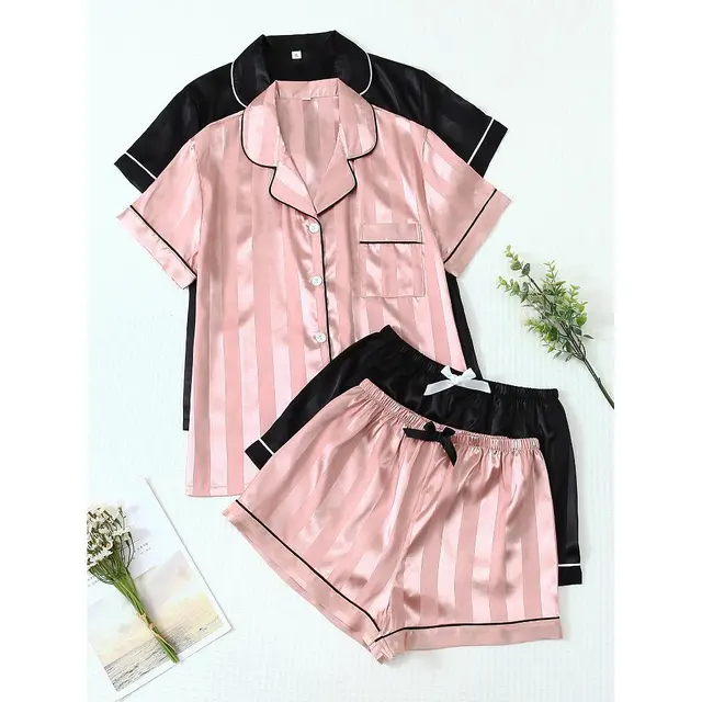 Deux pyjamas courts à col, unis ou rayés