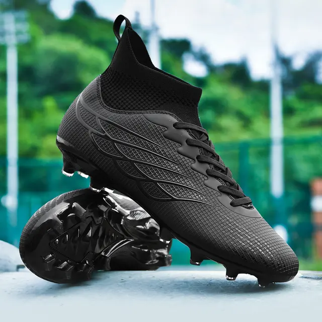 Chaussures noires AG : comparer taille et semelle
